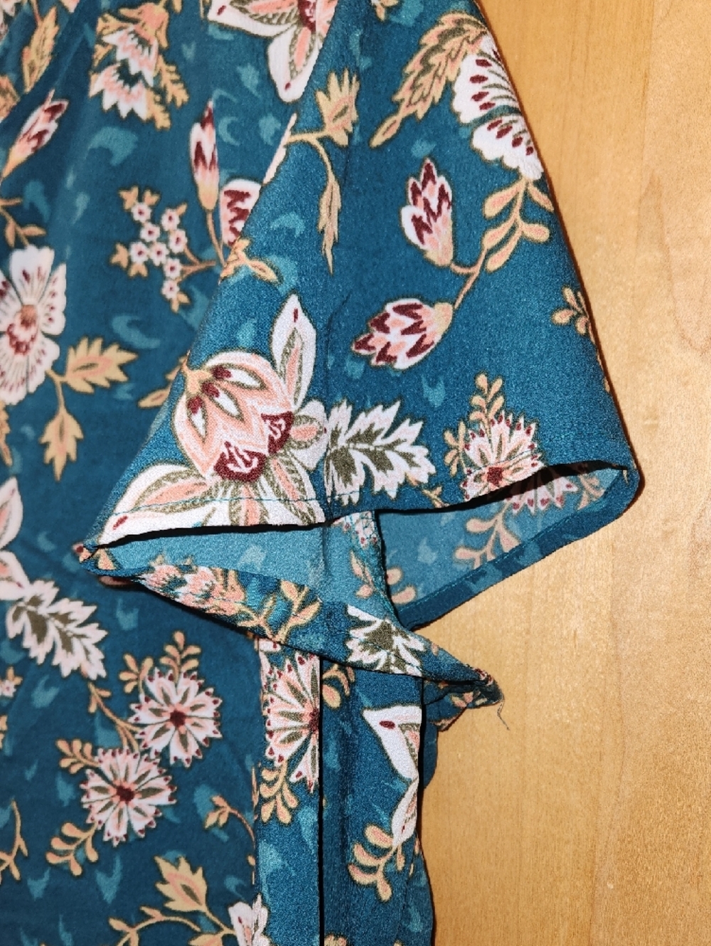 Maurices Teal Floral Short Sleeve Top NWT - Picture 4 of 8